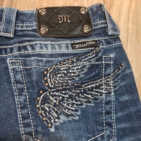 π₯³HPπ₯³ Miss Me Soaring Angel Wing Capris - Picture 6 of 12